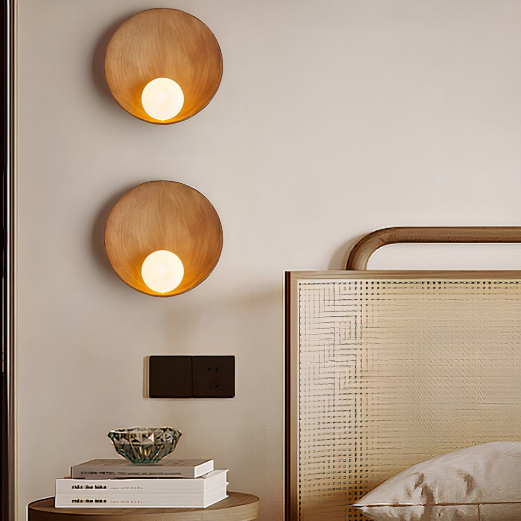 Design-Wandleuchte aus Kunstharz in Muscheloptik